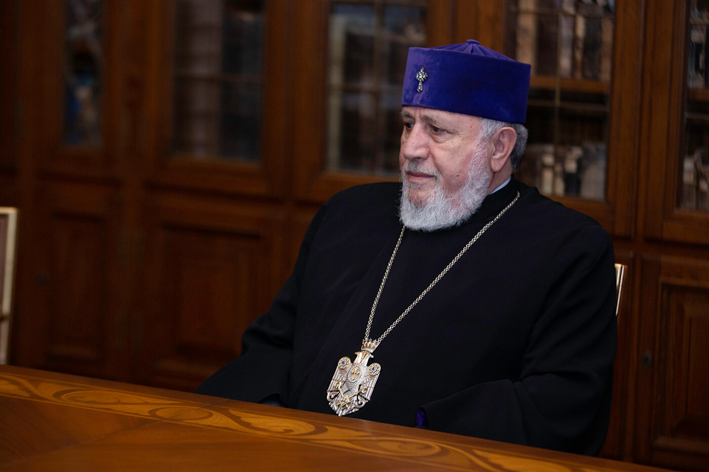 Yalangoch va kulgili yosh jojalar