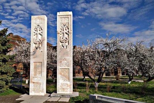 Դերջանի Ապարան վանքի խաչքարեր 2015 թ․