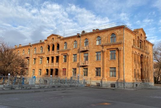 New Residence of Seminary (2000)