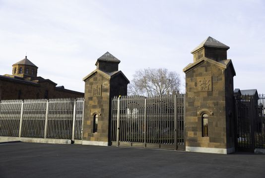 Old residence Southern gate (2007-2009)