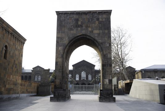 Gate of King Trdat (1629-32/1962)