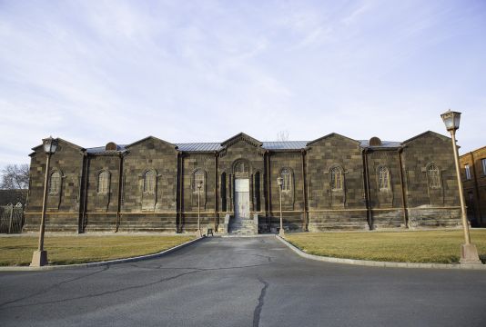 “Khrimian” Museum (1896)