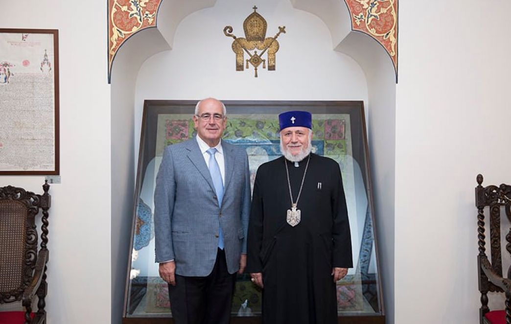 Ամենայն Հայոց Կաթողիկոսն ընդունեց ՀԲԸՄ նախագահին