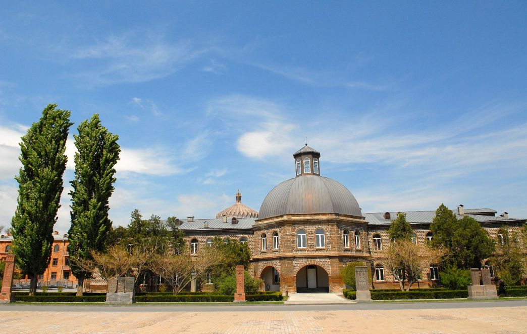 Քահանայից պատրաստման լսարանը հայտարարում է 2023-2024 ուստարվա ընդունելություն