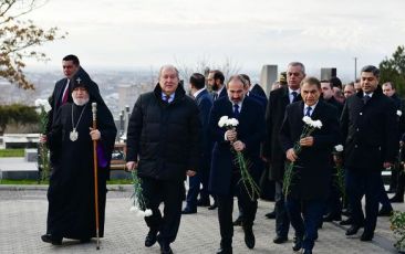 Ամենայն Հայոց Կաթողիկոսը այցելել է «Եռաբլուր» զինվորական պանթեոն