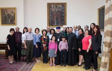 Ամենայն Հայոց Կաթողիկոսն ընդունեց ԱՄՆ-ից ժամանած ուխտավորների