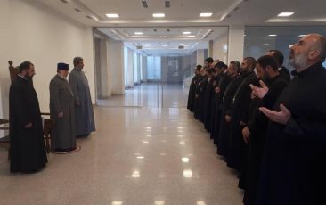 Ամենայն Հայոց Կաթողիկոսը հանդիպեց վերապատրաստման դասընթացներին մասնակցող քահանաներին