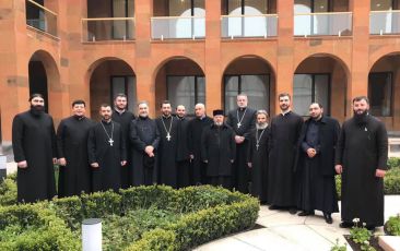 Մայր Աթոռ Սուրբ Էջմիածնում մեկնարկել են քահանայից վերապատրաստման հերթական դասընթացները: