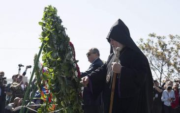 Ամենայն Հայոց Կաթողիկոսն այցելեց մայրաքաղաքի 《Հաղթանակ》զբոսայգի