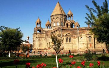 Համազգային աղոթքի հեռարձակում Մայր Աթոռ Սուրբ Էջմիածնից