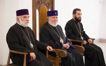 Participants of the Diasporan Armenian and Foreign Writers Conference Visited the Mother See