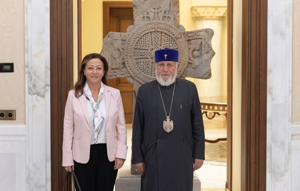 Ամենայն Հայոց Կաթողիկոսը  հրաժեշտի հանդիպում ունեցավ ՀՀ-ում Լիբանանի դեսպանի հետ