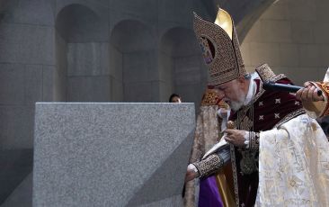 Opening Ceremony of the Catholicosal Mausoleum and Candle Lighting Prayer Hall Held