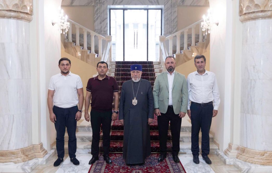 Ամենայն Հայոց Կաթողիկոսն ընդունեց «Հինգ իրավապաշտպաններ» նախաձեռնության անդամներին