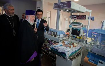 Catholicos of All Armenians Visits Maternity Hospitals in Yerevan and Etchmiadzin