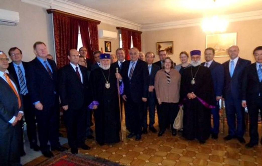 Ամենայն Հայոց Կաթողիկոսը հանդիպում ունեցավ  ՀՀ-ում հավատարմագրված դեսպանների հետ