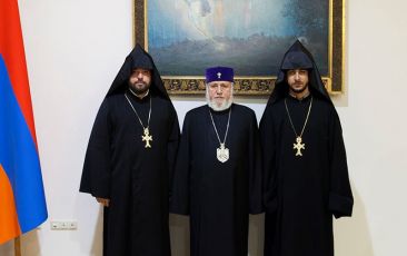 Ամենայն Հայոց Կաթողիկոսն  ընդունեց նորընծա վարդապետներին
