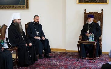 Catholicos of All Armenians Receives the Metropolitan of Nizhny Novgorod and Arzamas