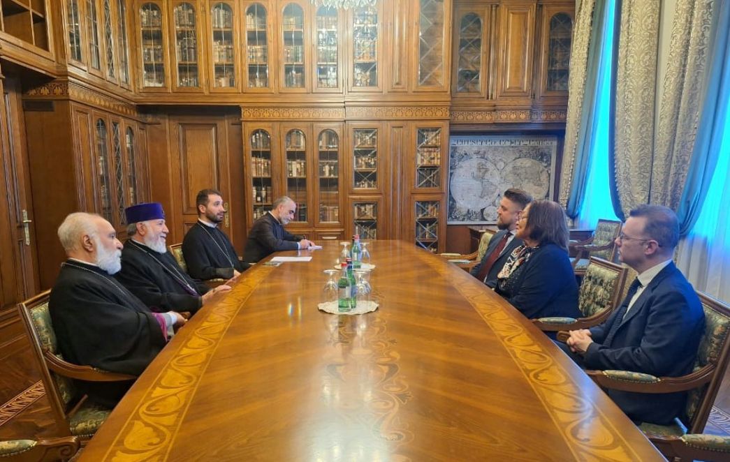 Catholicos of All Armenians Receives Members of the Judeo-Christian Alliance Save Armenia