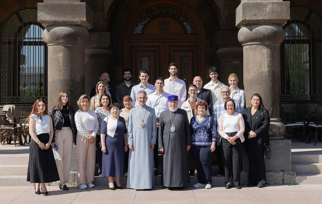 Catholicos of All Armenians Welcomes Pilgrims from the Diocese of Brazil