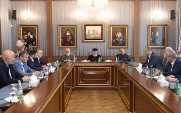 Catholicos of All Armenians Receives Artsakh State Officials
