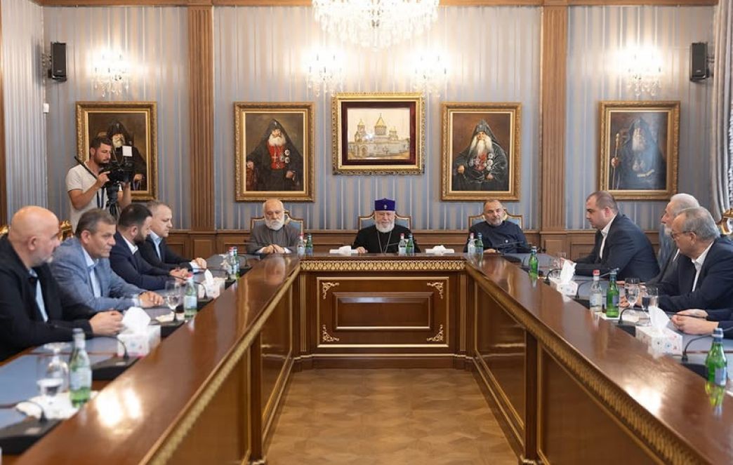 Catholicos of All Armenians Receives Artsakh State Officials