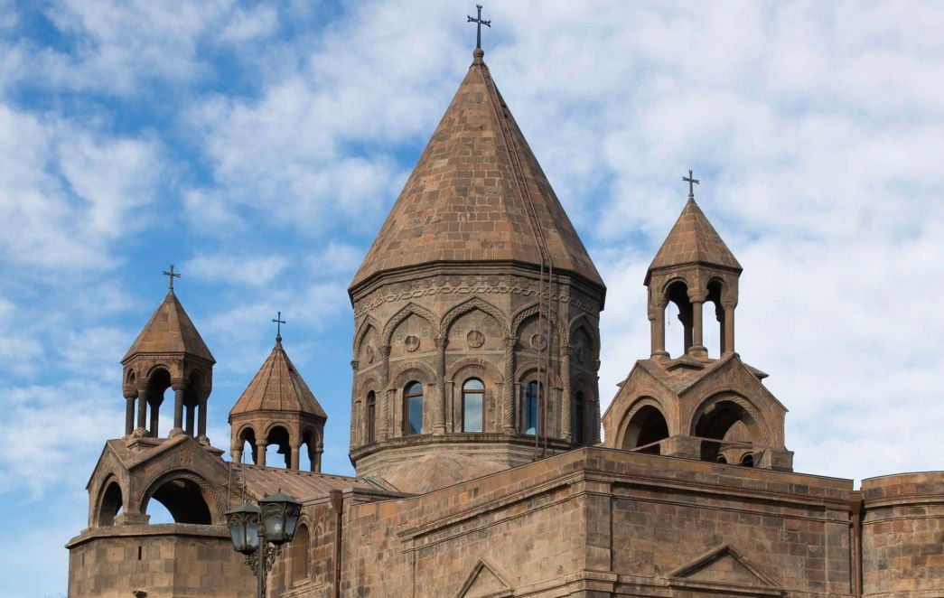 Priest Taron Hunanyan defrocked