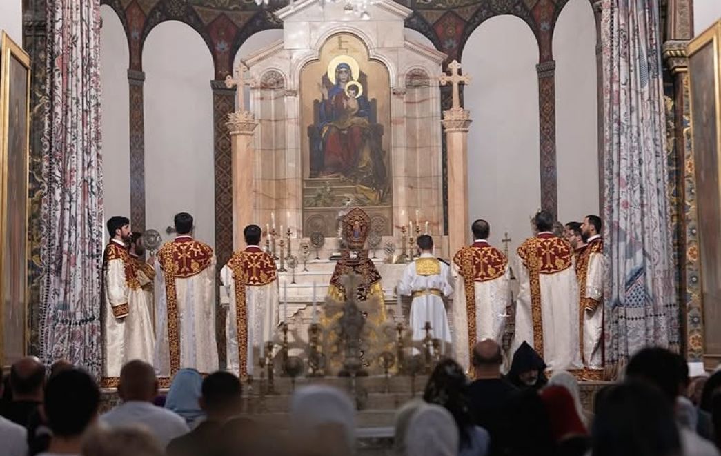 Об антиканоничности умолчания имён Католикоса Всех Армян и епархиального предстоятеля во время Святой Литургии