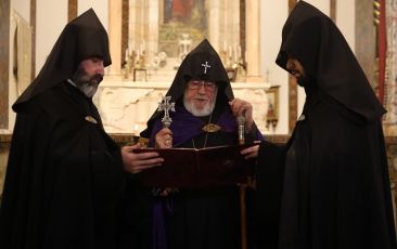 Երեկոյան ժամերգություն  Մայր Աթոռ Սուրբ Էջմիածնում