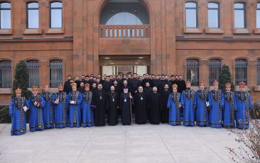 Ամենայն Հայոց Կաթողիկոսն ընդունեց Մայր Աթոռի սարկավագաց դասին