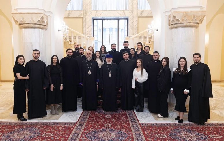 Մայր Աթոռ Սուրբ Էջմիածնում  տոնախմբվեց Տեառնընդառաջը