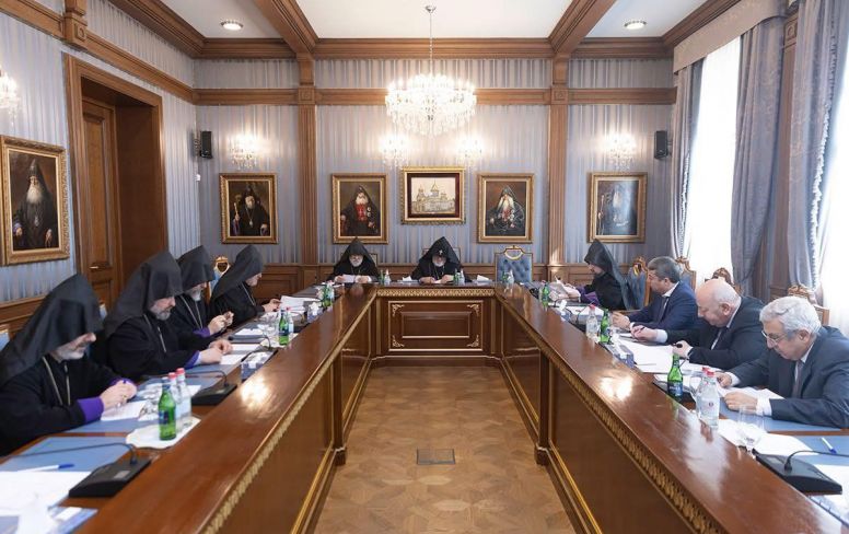 Մայր Աթոռ Սուրբ Էջմիածնում սկսվեց Գերագույն հոգևոր խորհրդի ժողովը