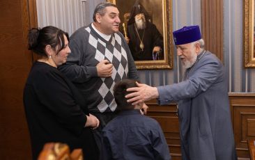 Ամենայն Հայոց Կաթողիկոսն ընդունեց  Հնդկաստանում բուժումն ավարտած  Արցախյան պատերազմի մասնակից Արտաշես Ամիրյանին