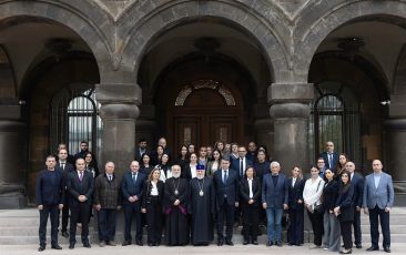 Ամենայն Հայոց Կաթողիկոսն ընդունեց  միջազգային համաժողովի մասնակից փաստաբաններին