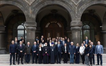 Ամենայն Հայոց Կաթողիկոսն ընդունեց միջազգային համաժողովի մասնակից փաստաբաններին