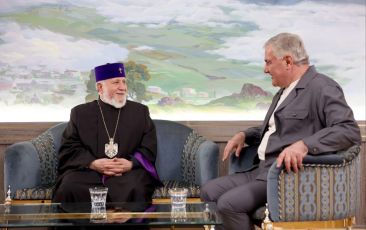 Ամենայն Հայոց Կաթողիկոսն այցելեց ազգային բարերար Սամվել Կարապետյանին