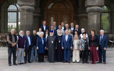 Ամենայն Հայոց Կաթողիկոսն ընդունեց  արցախահայության ներկայացուցիչներին