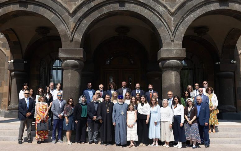 Ամենայն Հայոց Կաթողիկոսն ընդունեց ԱՄՆ Հայոց Արևելյան թեմի ուխտավորներին