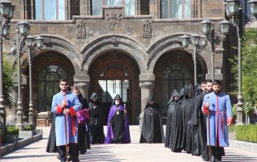 Խաչվերացի տոնը  Մայր Աթոռ Սուրբ Էջմիածնում