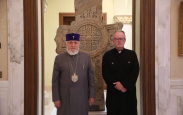 Ամենայն Հայոց Կաթողիկոսն ընդունեց  «Նազովրեցի» հիմնադրամի պատվիրակությանը
