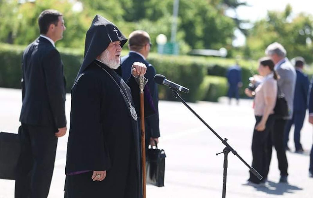 Ամենայն Հայոց Կաթողիկոսը այցելեց Սարդարապատի հուշահամալիր