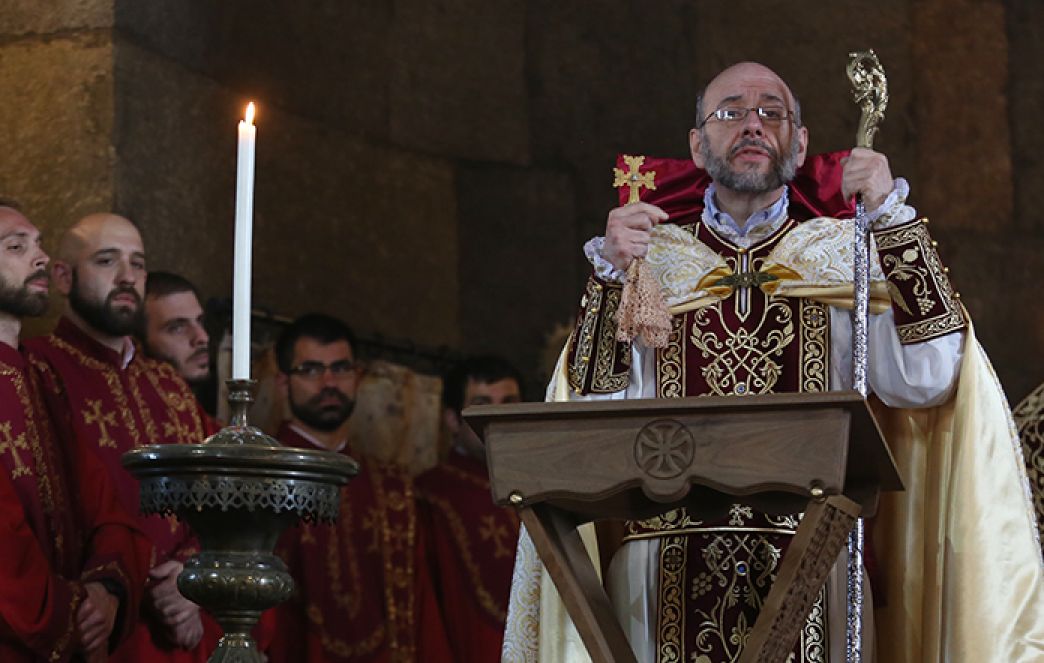 Primate of the Eastern Diocese of the Armenian Church of North America Celebrates "Divine Liturgy of Oath"