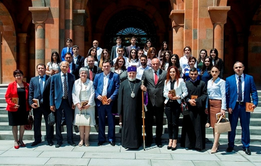 Catholicos of All Armenians Receives the Professors and Students of the RA Public Administration Academy
