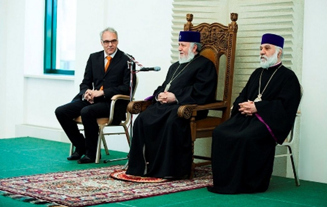 Catholicos of All Armenians Receives the Members of the Global Bridges International Organization