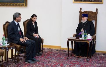 Ամենայն Հայոց Կաթողիկոսն ընդունեց ՀՀ-ում Հնդկաստանի Հանրապետության դեսպանին