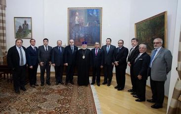 Ամենայն Հայոց Կաթողիկոսն ընդունեց ՀՄԸՄ Կենտրոնական վարչության անդամներին