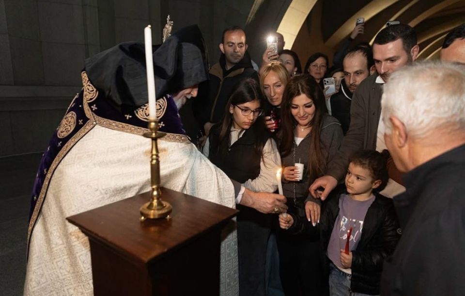 Սուրբ Հարության Ճրագալույցի Պատարագը Մայր Աթոռ Սուրբ Էջմիածնում