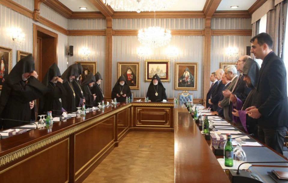 Մայր Աթոռ Սուրբ Էջմիածնում սկսվեց Գերագույն հոգևոր խորհրդի ժողովը