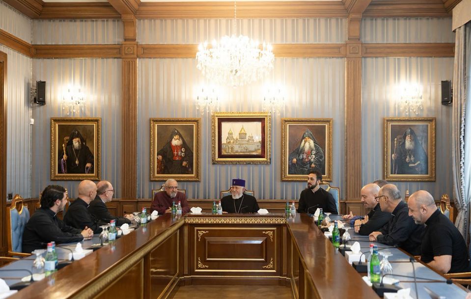 Ամենայն Հայոց Կաթողիկոսն ընդունեց Կաթոլիկ Եկեղեցու Նեապոլի թեմի հոգևորականներին