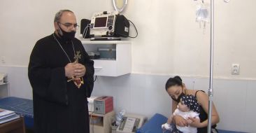Rev. Fr. Ararat Shared the Birthday of the Holy Mother of God with Trustees of Hospital in Masis